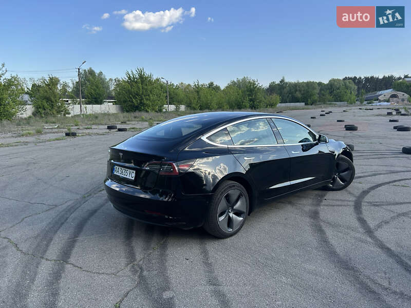 Седан Tesla Model 3 2018 в Киеве