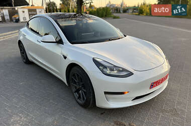 Седан Tesla Model 3 2021 в 
