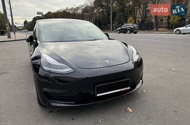Седан Tesla Model 3 2022 в Киеве