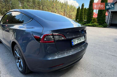 Седан Tesla Model 3 2023 в 