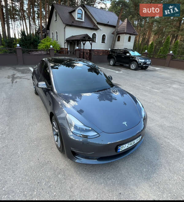 Седан Tesla Model 3 2023 в Полтаві