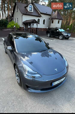 Седан Tesla Model 3 2023 в 