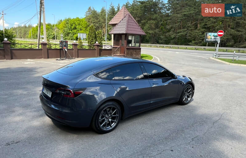Седан Tesla Model 3 2023 в Полтаві