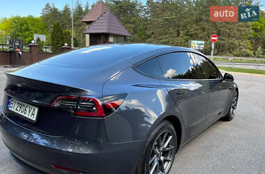 Седан Tesla Model 3 2023 в 