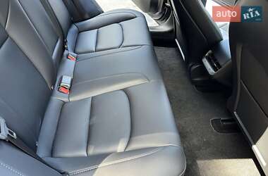 Седан Tesla Model 3 2023 в 