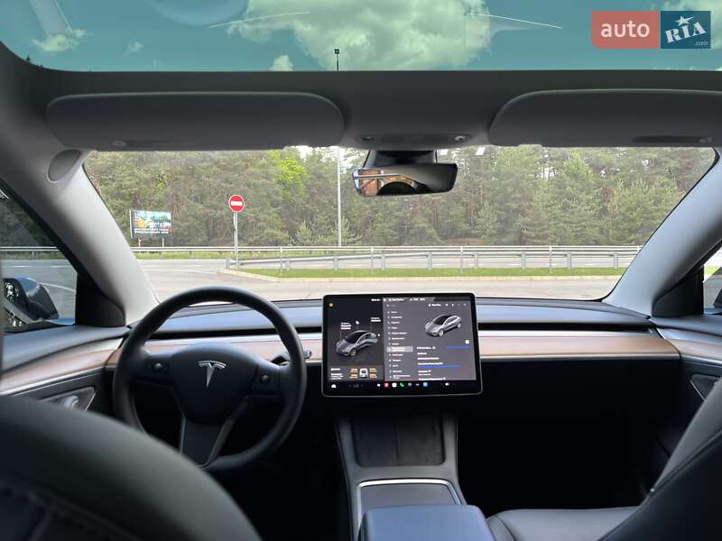 Седан Tesla Model 3 2023 в Полтаві