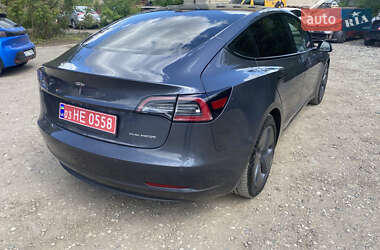 Седан Tesla Model 3 2021 в 