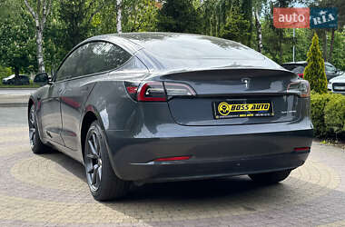 Седан Tesla Model 3 2023 в 