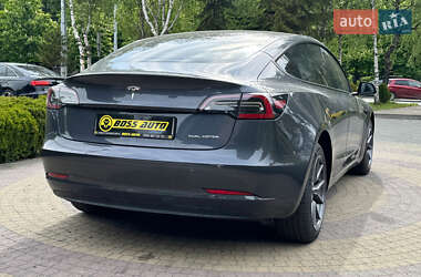 Седан Tesla Model 3 2023 в 