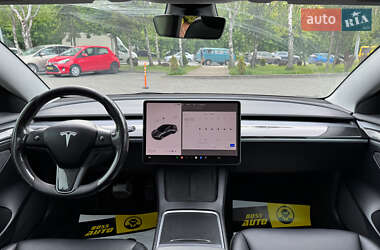 Седан Tesla Model 3 2023 в 
