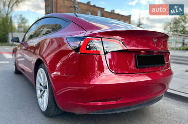Седан Tesla Model 3 2021 в 