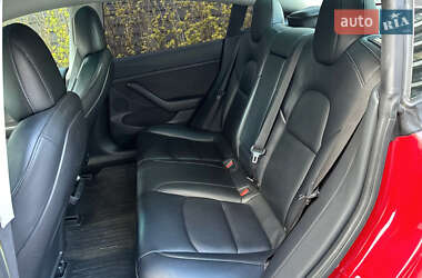 Седан Tesla Model 3 2021 в 