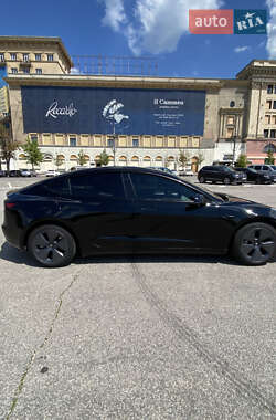 Седан Tesla Model 3 2021 в 