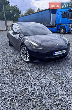 Седан Tesla Model 3 2018 в Звягеле