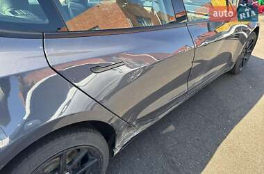 Седан Tesla Model 3 2023 в 