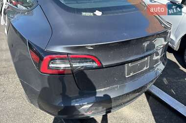 Седан Tesla Model 3 2023 в 
