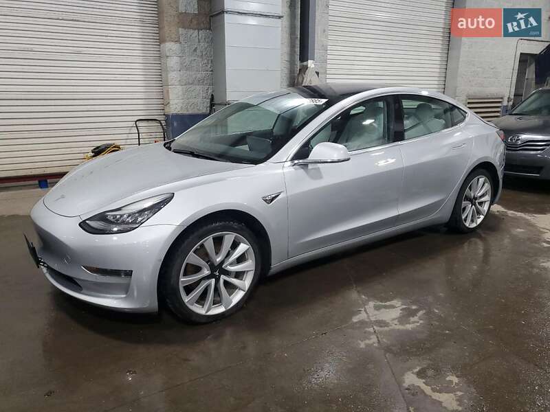Седан Tesla Model 3 2018 в 