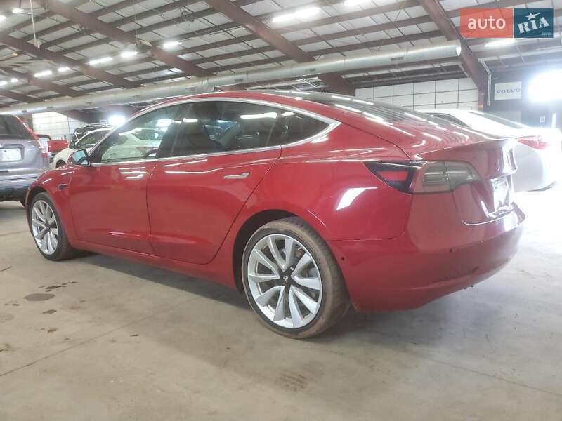 Седан Tesla Model 3 2019 в Львове