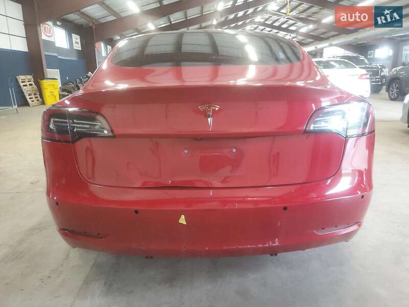 Седан Tesla Model 3 2019 в Львове