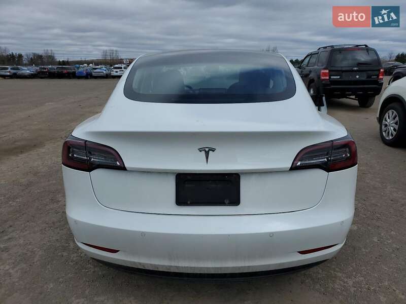 Седан Tesla Model 3 2019 в Львове