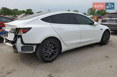 Седан Tesla Model 3 2020 в 