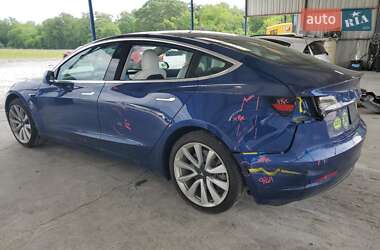 Седан Tesla Model 3 2019 в 
