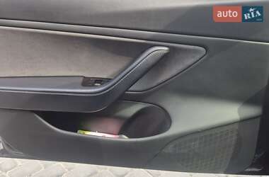 Седан Tesla Model 3 2018 в 