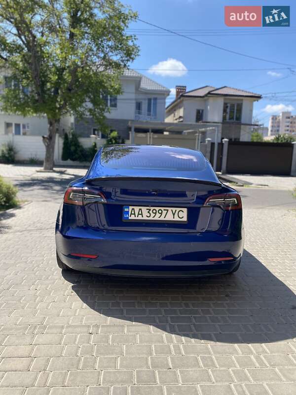 Седан Tesla Model 3 2018 в Одесі