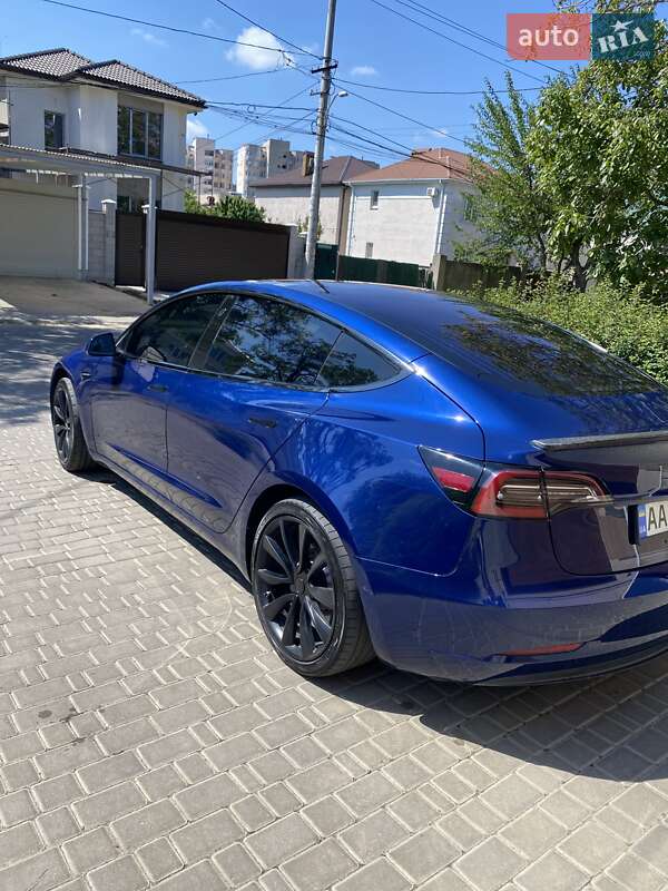 Седан Tesla Model 3 2018 в Одесі