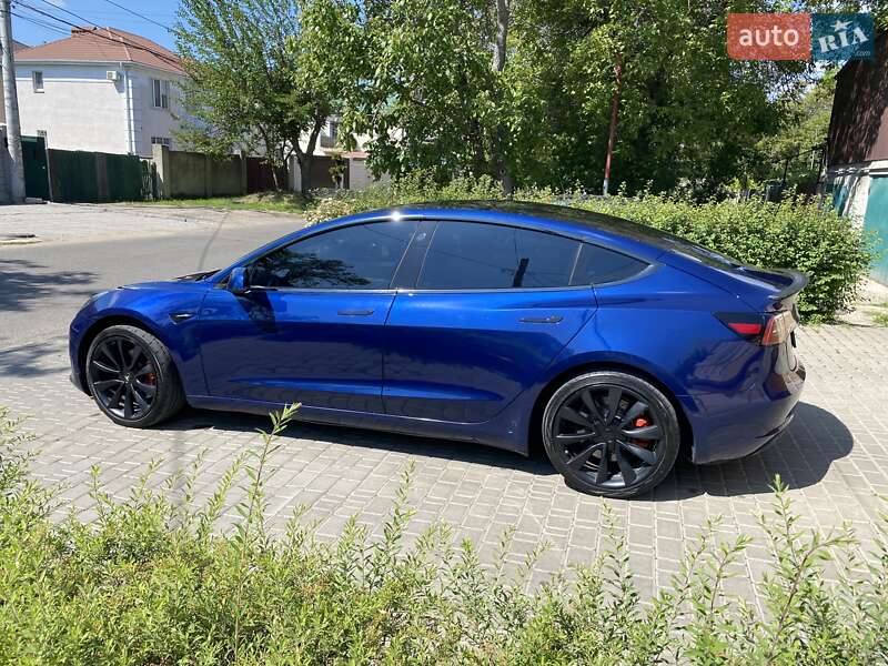 Седан Tesla Model 3 2018 в Одесі