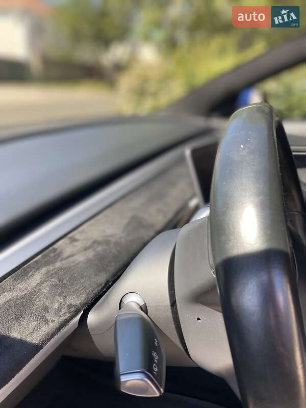 Седан Tesla Model 3 2018 в Одесі