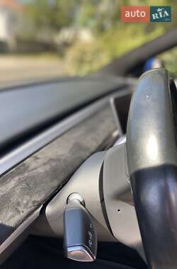 Седан Tesla Model 3 2018 в 
