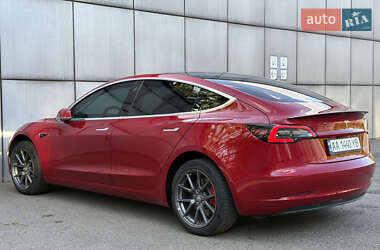 Седан Tesla Model 3 2020 в 
