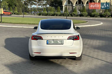 Седан Tesla Model 3 2022 в Ізмаїлі