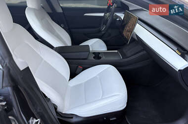 Седан Tesla Model 3 2022 в 