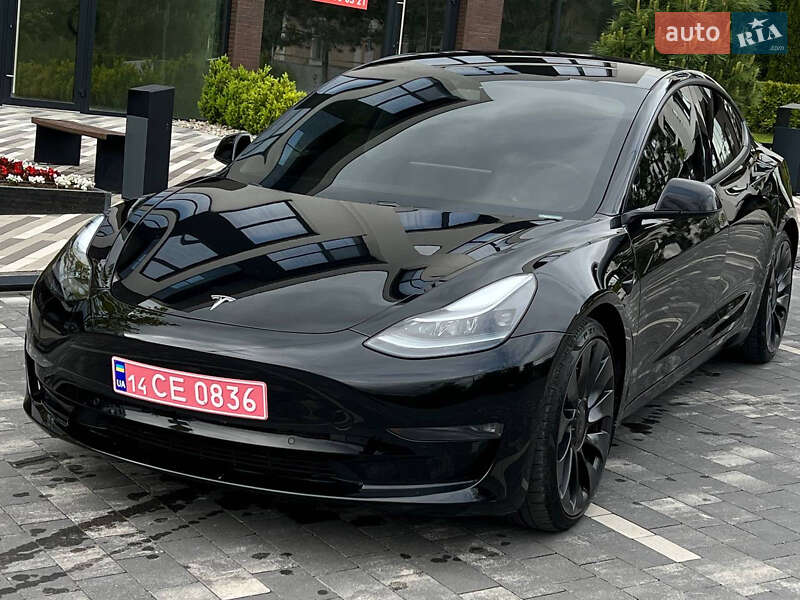 Седан Tesla Model 3 2021 в 
