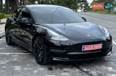 Седан Tesla Model 3 2021 в 