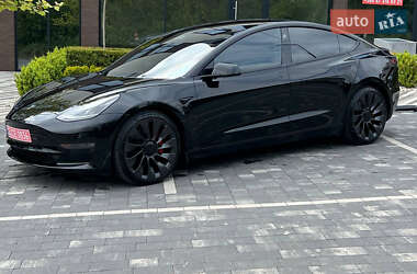 Седан Tesla Model 3 2021 в 
