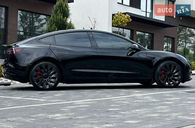 Седан Tesla Model 3 2021 в 