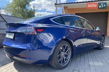 Седан Tesla Model 3 2019 в 