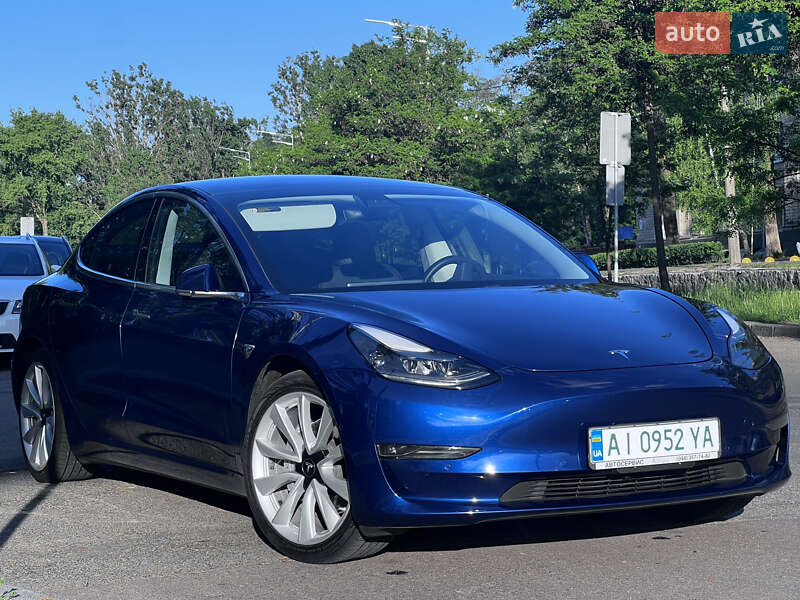 Седан Tesla Model 3 2019 в Киеве