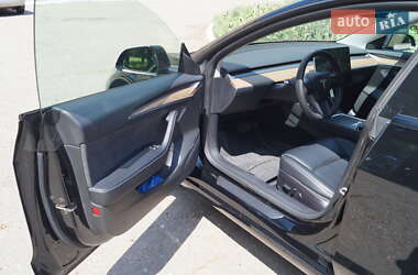Седан Tesla Model 3 2022 в 