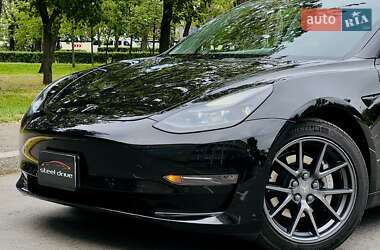 Седан Tesla Model 3 2021 в 