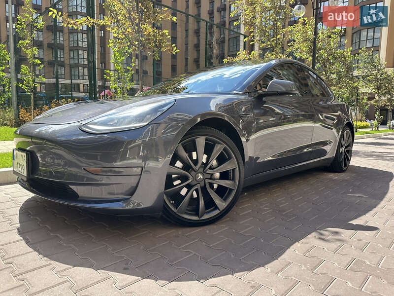 Седан Tesla Model 3 2018 в Києві