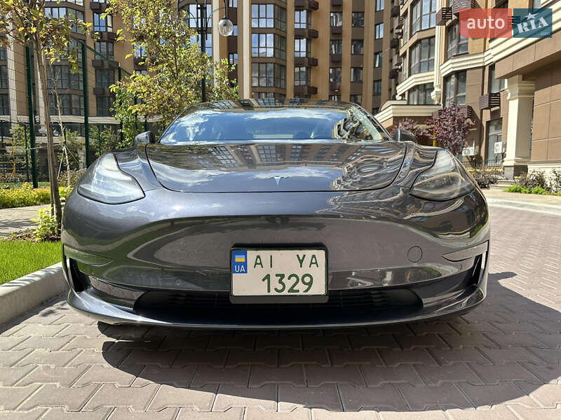 Седан Tesla Model 3 2018 в Києві