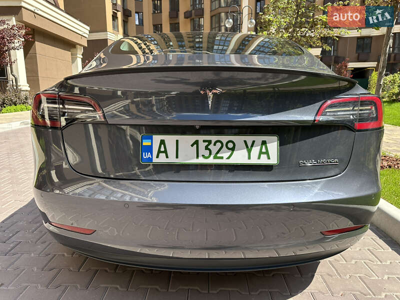 Седан Tesla Model 3 2018 в Києві