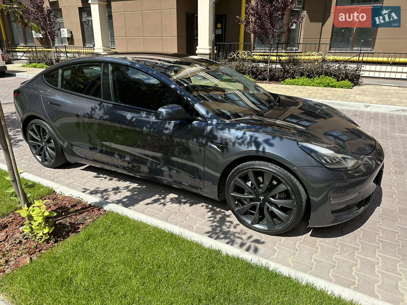 Седан Tesla Model 3 2018 в Києві
