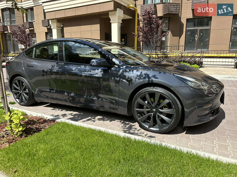 Седан Tesla Model 3 2018 в Києві