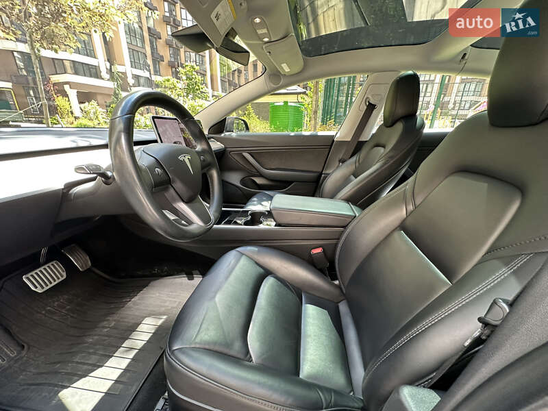 Седан Tesla Model 3 2018 в Києві