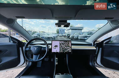 Седан Tesla Model 3 2018 в 